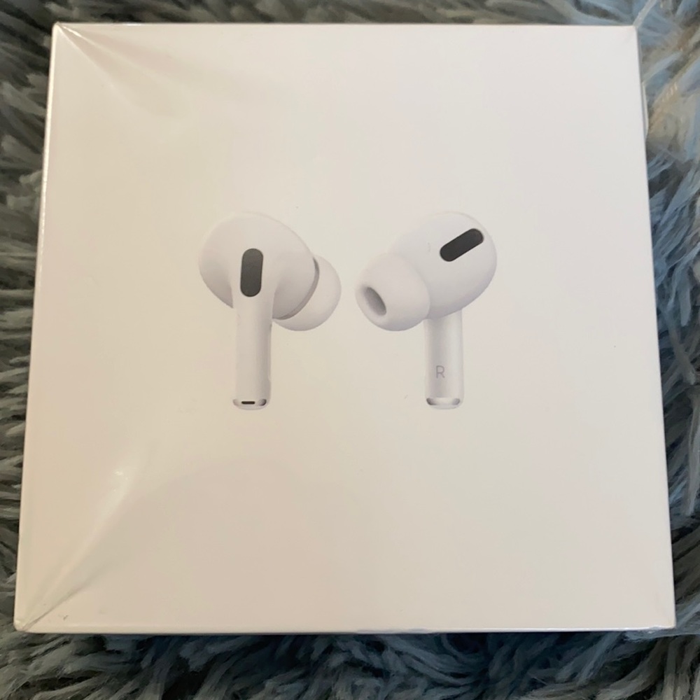- Apple AirPods Pro Like new - Picture 2 of 6